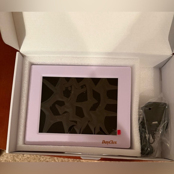 DayClox Digital Calendar Clock - Picture 5 of 7